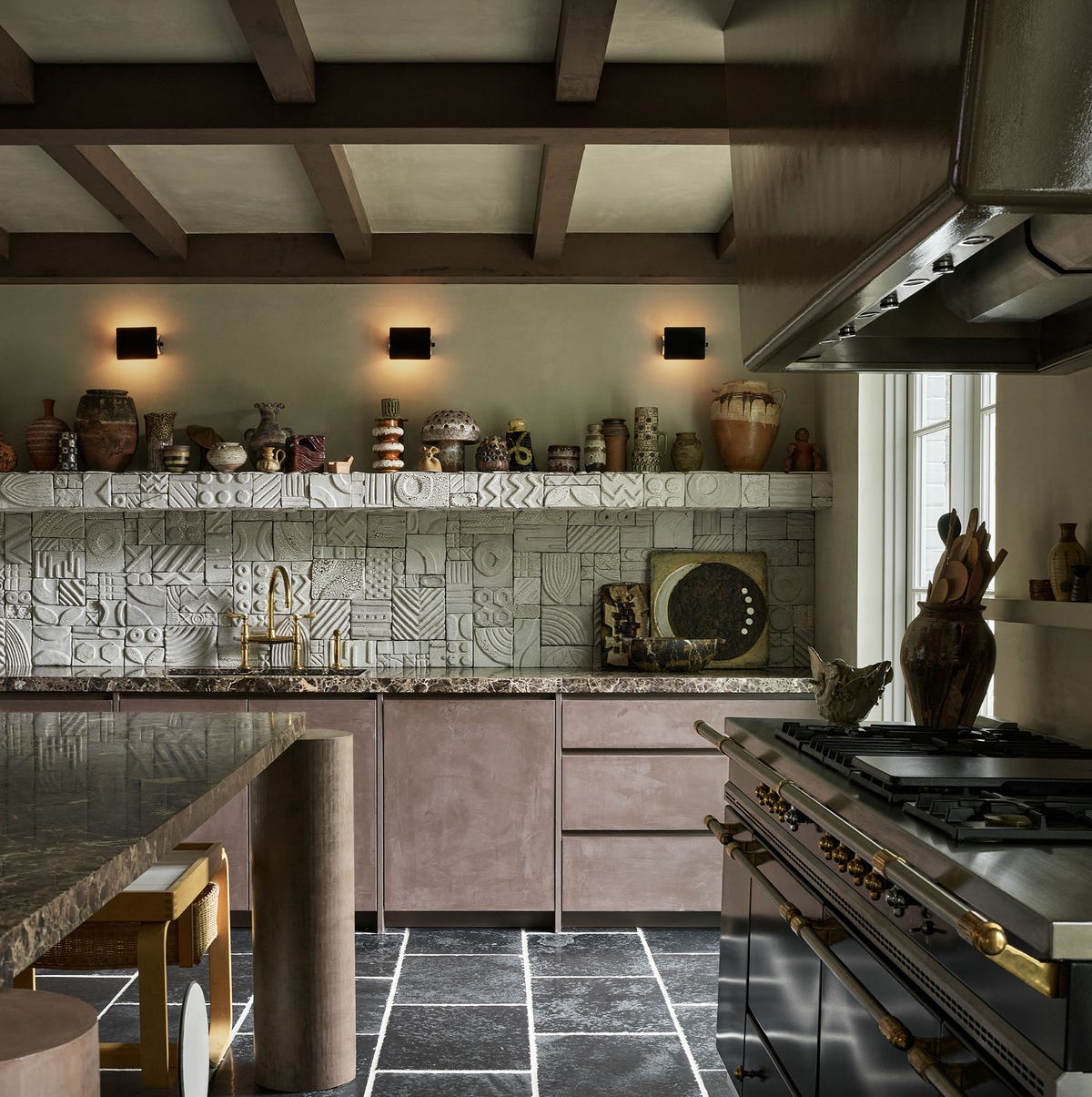 Ceramic tile kitchen backsplash